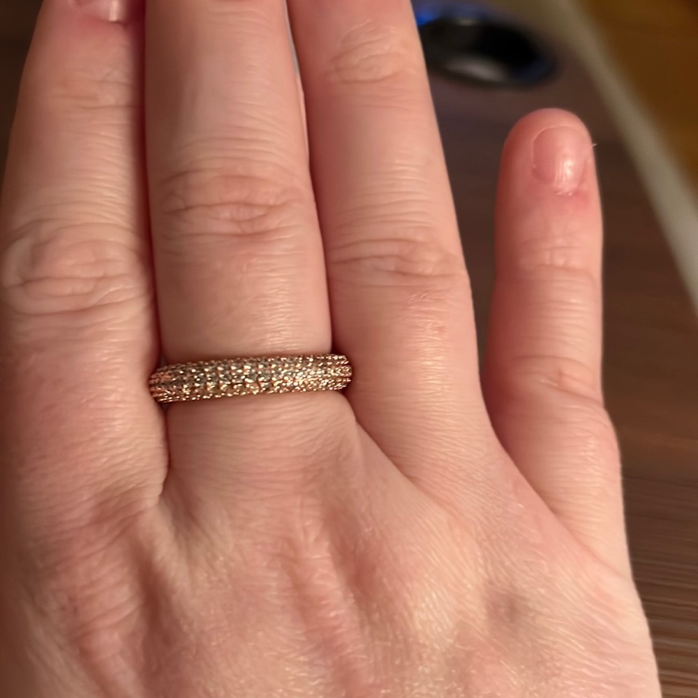 Amazing 360 band with lemon quartz cubic zirconia gems on rose gold plating!